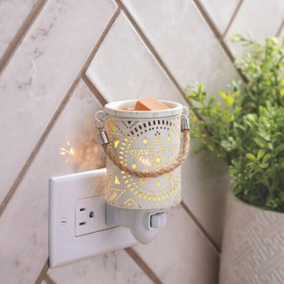 Star Plug in Wall Wax Warmer light in white Tin with Bulb - Picture 2 of 4